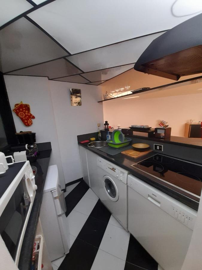 Corte Lambruschini Central Apartment With Free Covered Parking Genoa Exterior photo